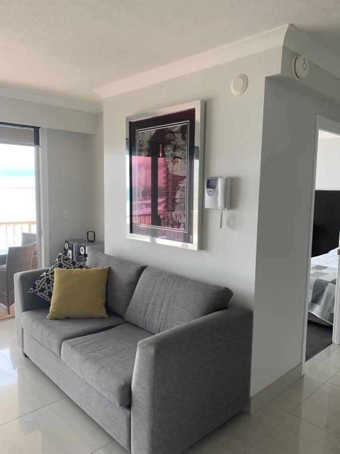 Stunning 2 Bedroom Ocean View Apartment Gold Coast Exterior foto